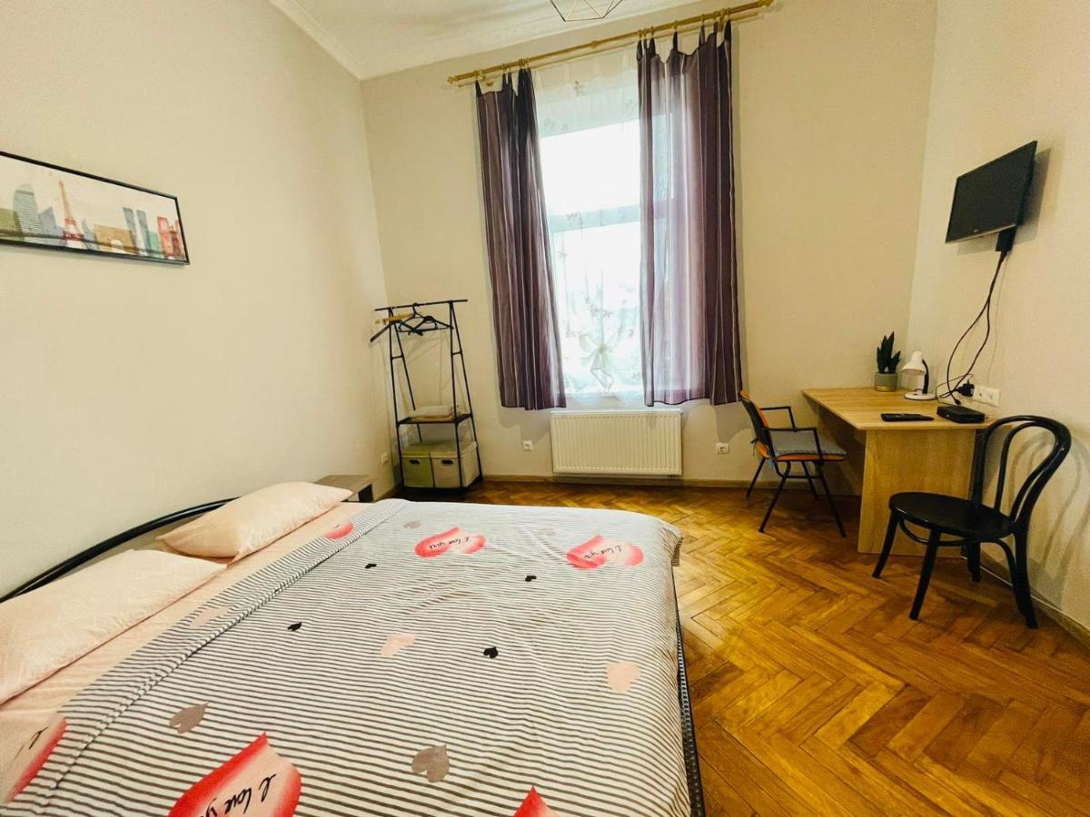 джерельна 25, в центрі з двома ізольованими спальнями Apartment Lviv
