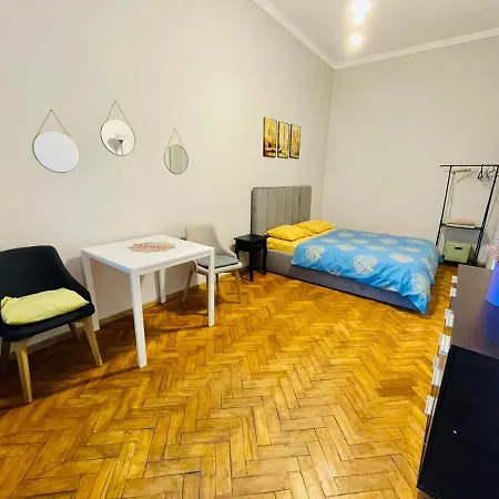 Джерельна 25, Апартаменти В Центрі З Двома Ізольованими Спальнями Lviv Exterior photo