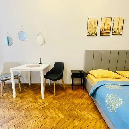 Джерельна 25, Апартаменти В Центрі З Двома Ізольованими Спальнями Lviv Exterior photo